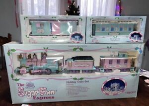 Precious Moments Sugar Town Express Holiday Train Set Cargo and Passenger Car