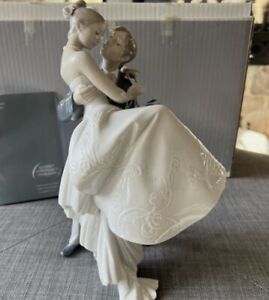 NEW IN BOX Lladro 8029 The Happiest Day Wedding Couple Bride & Groom Figurine