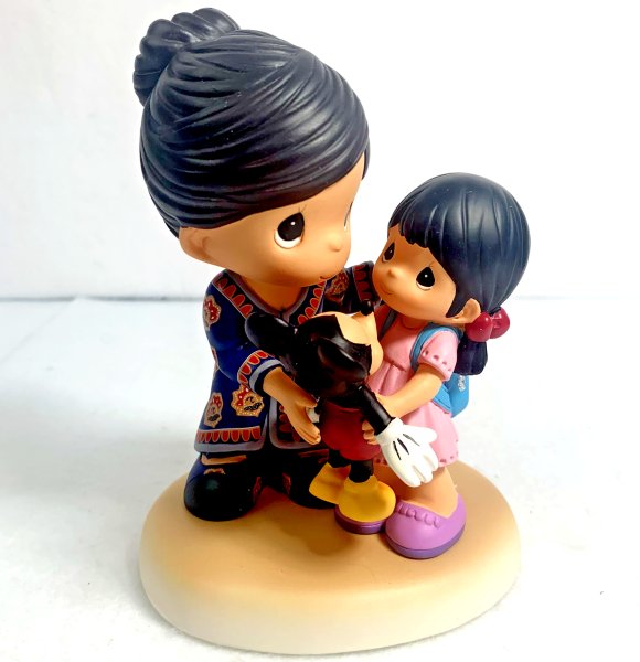 SINGAPORE GIRL フィギュア Precious Moments Collectibles : Singapore Girl Value Guide - Price