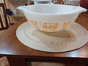 Vintage Pyrex Amish Pumpkin Butterprint Mixing Bowls