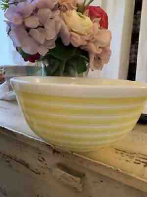 Vintage 1965-1967 Pyrex YELLOW Rainbow Stripe Mixing Bowl #403 2.5qt - BEAUTIFUL