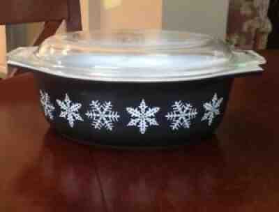 Rare Vintage Pyrex 21/2 Qt Casserole Black White Snowflakes NO DIVISIONS W/ LID!