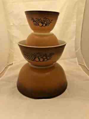 VINTAGE PYREX OLD ORCHARD NESTING MIXING BOWL SET FRUIT BROWN BUTTERSCOTCH
