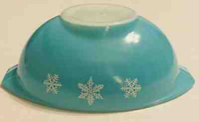 Pyrex JAJ Pyrex "TURQUOISE SNOWFLAKE " Sauce Boat/Gravy Dish
