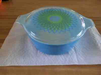 Pyrex Blue Spirograph HTF Vintage #475B 2.5 qt With Rare lid.
