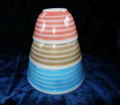 THREE PIECE RAINBOW STRIPE PYREX MIXING BOWL SET IN PRISTINE CONDITION 1965-1967