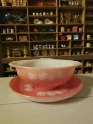RARE Vintage JAJ Pyrex PINK DAISY Sauce Boat Gravy Dish with Underplate HTF