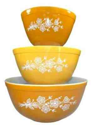 Vintage Set of 3 Pyrex Butterfly Gold Orange Nesting Mixing Bowls 401 402 403