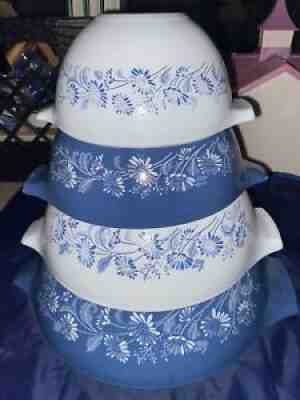 Vintage Pyrex Colonial Mist Blue Daisy Mixing-Bowl Set 4 Great Condition