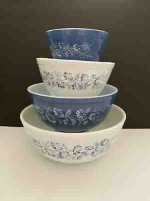 Vintage Pyrex Colonial Mist. Daisy (Blue and White) Set of 4 Mixing Bowls.