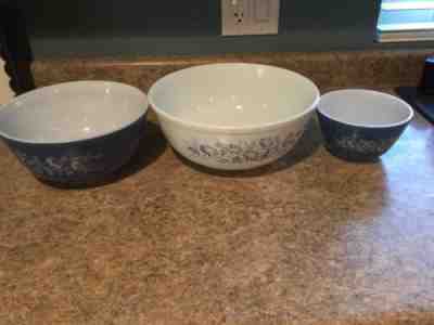 PYREX COLONIAL MIST BLUE DAISY PYREX BOWLS 401 403 404 RARE HTF VINTAGE 1982