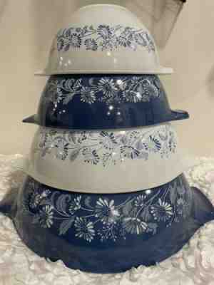 Pyrex Colonial Mist Blue Daisy Cinderella Bowl Set of 4 Vintage NICE!