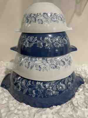 Pyrex Colonial Mist Blue Daisy Cinderella Bowl Set of 4 Vintage NICE!