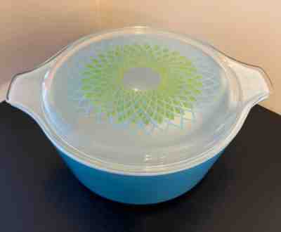 Vintage Pyrex Blue Green Spirograph 2.5 QT Round 475-B w/ glass lid ~ Free Ship