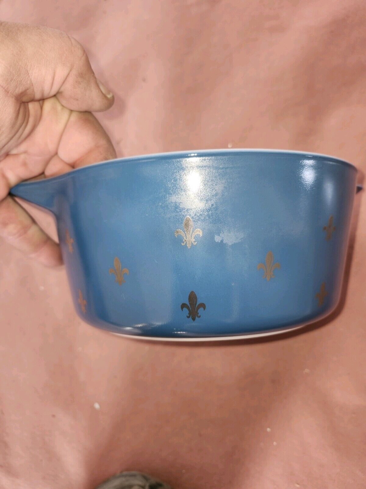 VINTAGE PYREX FLEUR DE LIS DARK BLUE 2-1/2 QUART CASSEROLE Very Rare!