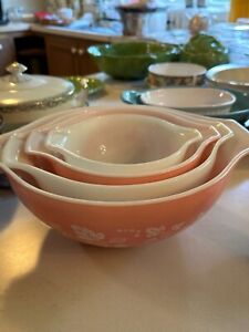 Pyrex Vintage Pink Gooseberry Cinderella Mixing Bowls Complete Set of 4