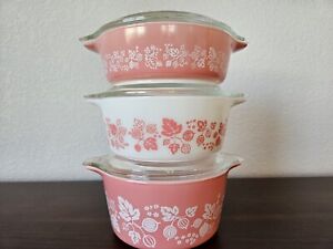 VINTAGE PYREX GOOSBERRY CASSEROLE DISHES **MINT CONDITION **