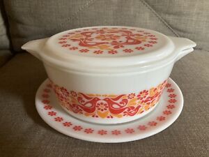 Rare HTF Pyrex Penn Dutch Friendship Promo 475 Casserole With Lid & Underplate