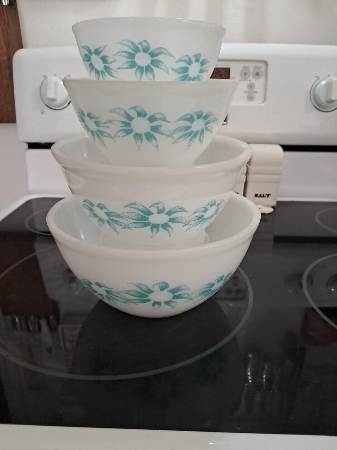 Vintage Pyrex Collectibles : Agee Flannel Value Guide - Price List ...