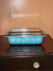 HTF Vintage JAJ Pyrex Turquoise Blue Daisy 575/ 2162 Space Saver Dish with Lid