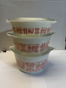 PYREX Set of Three Pink Butterprint Casserole Dishes W/ Lids