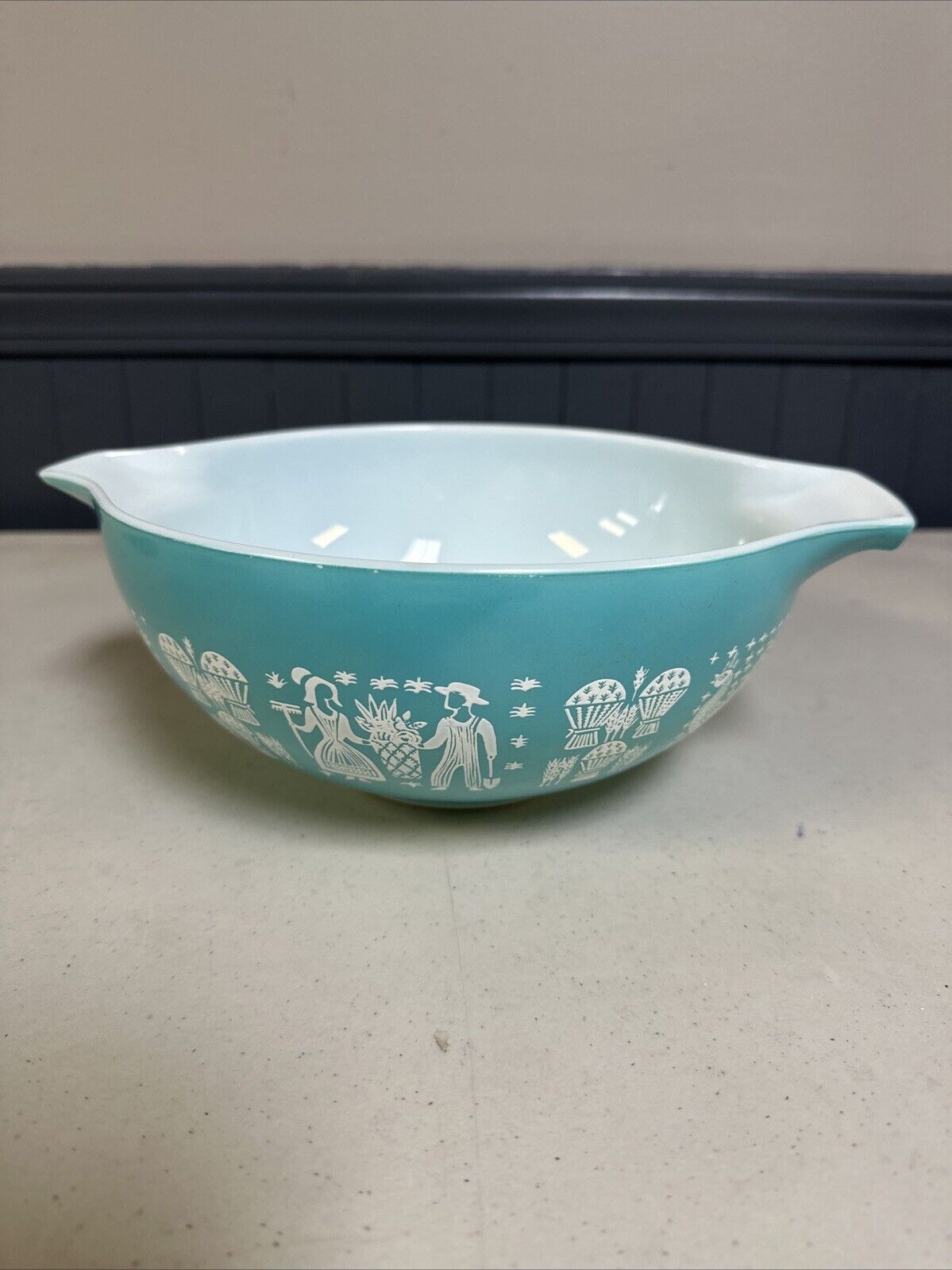 RARE Lady On The Left Vintage Pyrex Turquoise Amish Butterprint Bowl 443 Variant