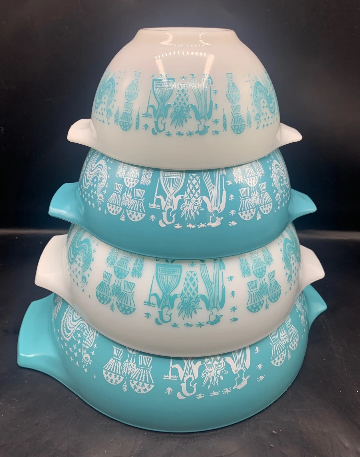PRISTINE PYREX TURQUOISE BUTTERPRINT AMISH CINDERELLA SET OF 4 BOWLS