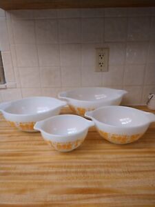 Set of 4 Pyrex Bowls Butterprint Pumpkin Orange Amish 441- 444 EXC