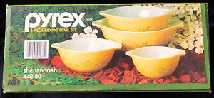 Vintage Pyrex Shenandoah Nesting Mixing Bowl Set  440-80  1980's