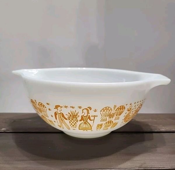 Pyrex Orange Pumpkin Amish Butterprint Mixing Bowl 442   1 1/2 Qt.