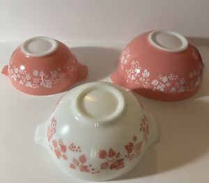 Vintage Pyrex 3 Piece Mixing Bowl Set Pink & White Gooseberry Cinderella Pattern