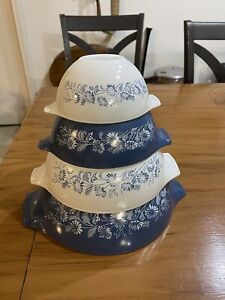 VTG Pyrex Colonial Mist Cinderella Nesting Bowls Blue & White Set Of 4 #441-#444