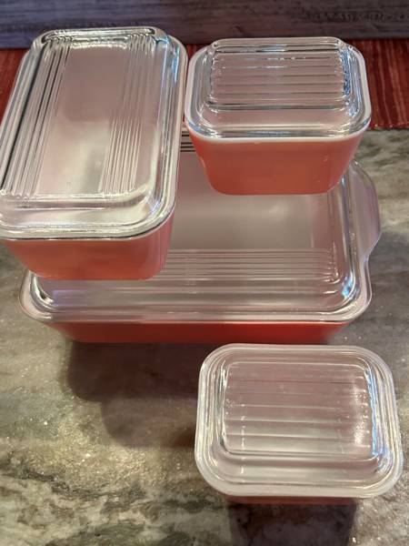 VINTAGE PINK PYREX REFRIGERATOR DISHES SET OF 4 WITH LIDS