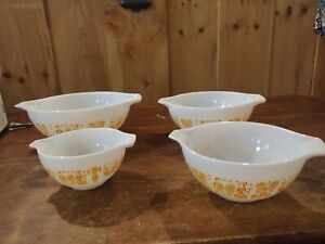 Vintage Pyrex Pumpkin / Orange Amish Butterprint 441-444 set of 4 bowls