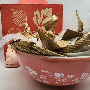 Pyrex Pink Gooseberry Cinderella Mixing Bowls in Original Box STUNNING - Vintage