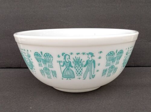 Vintage Pyrex 403 Bowl Lady On The Left Hard To Find Amish Butter Print