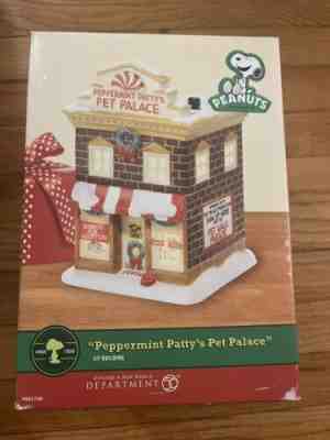 Dept 56 Peanuts Christmas Village Light up