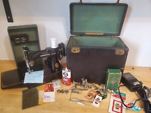 RARE sept 10, 1934 Vintage Singer 221 Featherweight Sewing Machine AD725302+Case