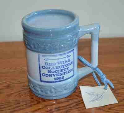 RARE VINTAGE 1982 RED WING COMMEMORATIVE CHERRY BAND MUG - MINT