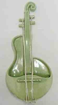 RED WING POTTERY SPECKLED GREEN VIOLIN PLANTER NUMBER 1484