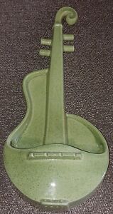 RARE GREEN COLOR RED WING POTTERY VIOLIN WALL POCKET EXCELLENT CONDITION