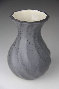 RED WING POTTERY SWIRL VASE 1431 IN MATT BLACK - Rare!