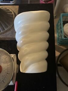 Redwing Potter USA 652  10 inch swirl vase flower pot MCM vintage, off-white