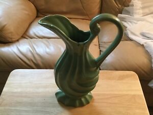 Red Wing Pitcher #819 Green Swirl Design