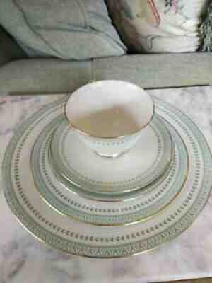 Royal Doulton Collectibles : Royal Doulton Berkshire Value Guide