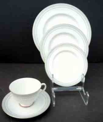 Royal Doulton Collectibles : Royal Doulton Berkshire Value Guide