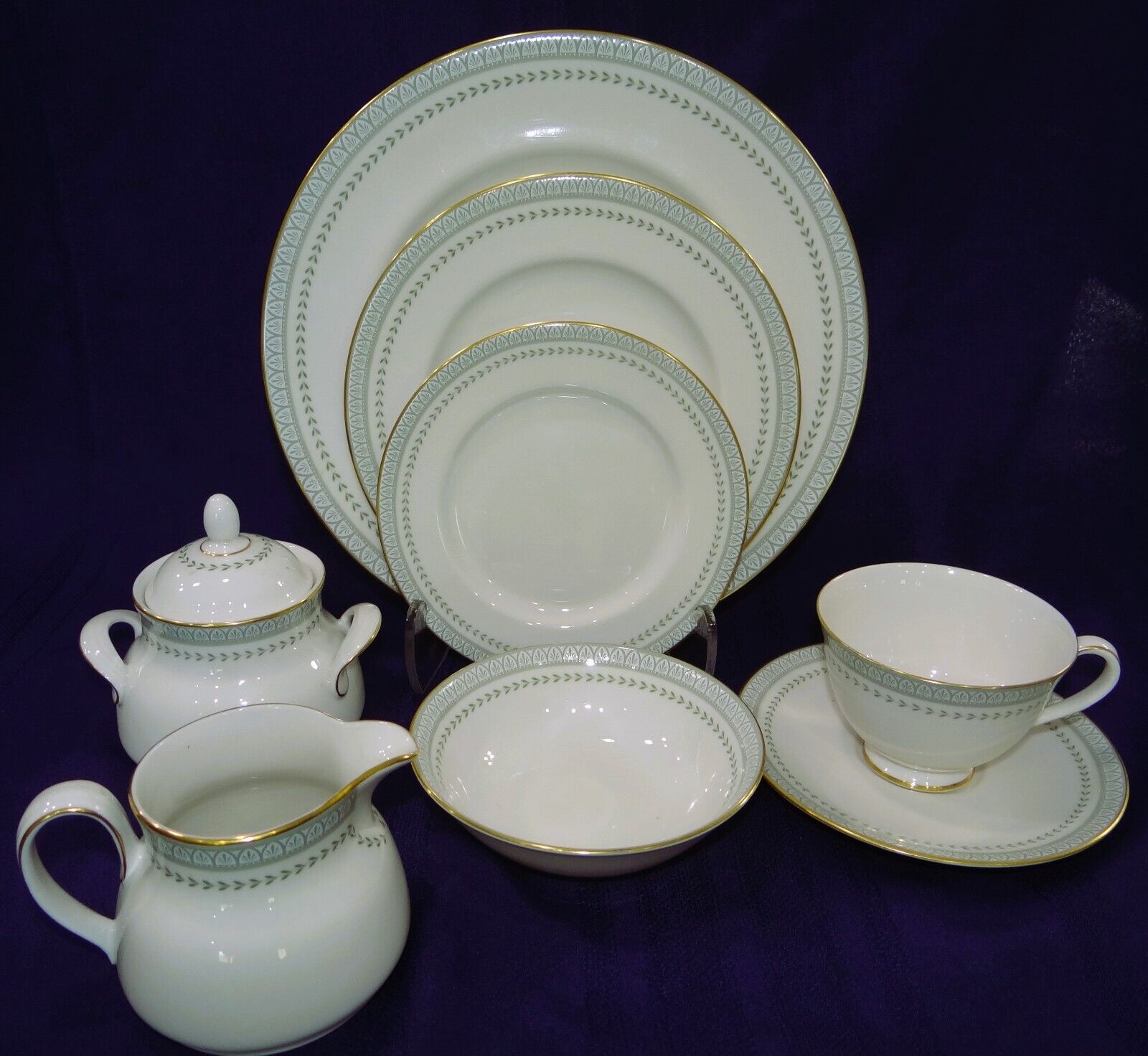 Royal Doulton Collectibles : Royal Doulton Berkshire Value Guide