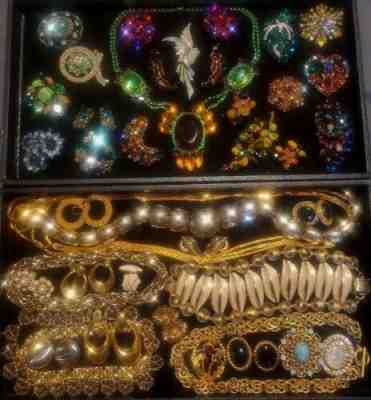 Huge Vintage Rhinestone Costume Jewelry Lot Sets Brooches Necklaces Earrings