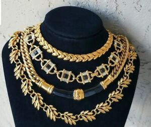 400 Massive Vintage HighEnd Costume Jewelry Trifari, Oscar,Monet, Avon&More