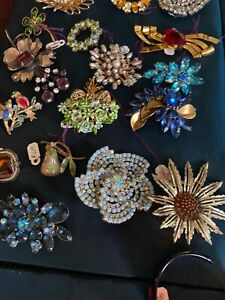 Huge True Vintage Costume Jewelry Lot Rhinestone designer high end WOW